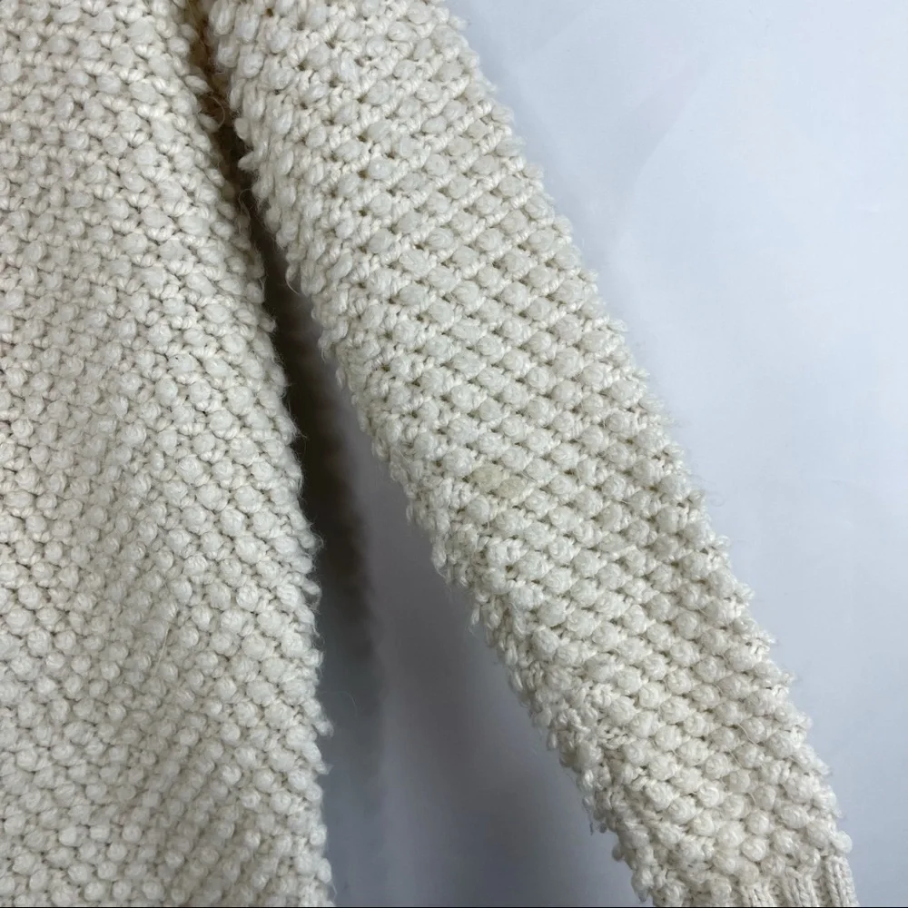 American Eagle Crewneck Sweater Cream Ivory Knit Fluffy Soft Medium - Picture 5 of 11